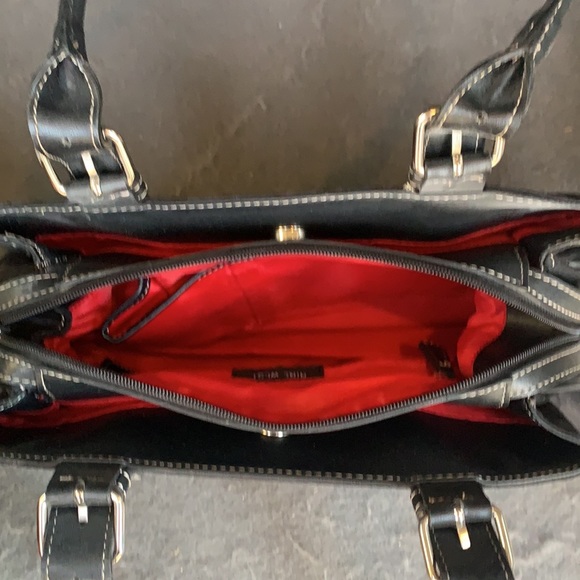 Black 3 section purse in like-new condition - Picture 2 of 3